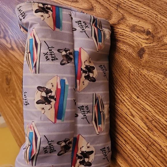 Betsey Johnson Gray French Bulldog Insulated Lunchbag - Picture 3 of 9